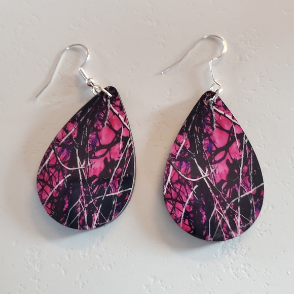 Pink Camo Print Teardrop Earrings - Picture 5 of 6